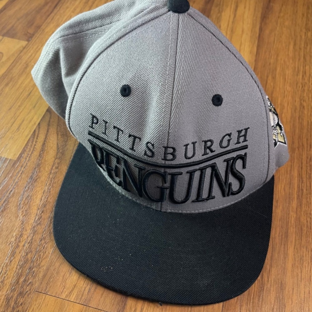 Mitchell & Ness Pittsburgh Penguins Hat Mens OSFA Snapback Gray Black NHL Hockey